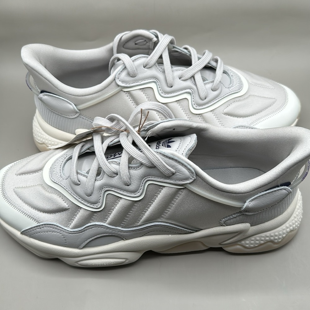 NWT! Adidas Ozweego Sneakers Men’s 11 Light Gray - Picture 3 of 12